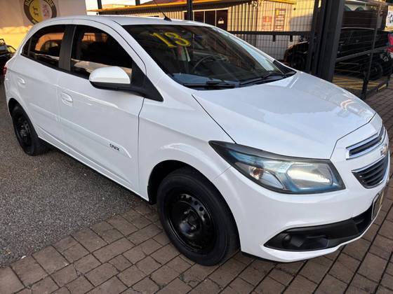 CHEVROLET ONIX 1.0 MPFI LT 8V FLEX 4P MANUAL CHEVROLET ONIX 1.0 MPFI LT 8V FLEX 4P MANUAL